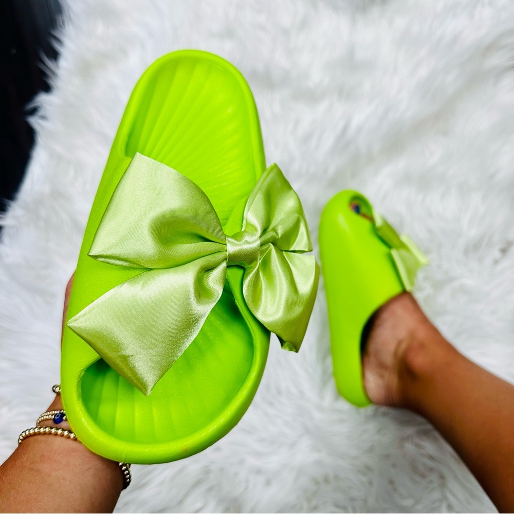 Lime flora bow slide - Picture 4 of 5